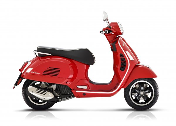 Vespa GTS Super 125 červená