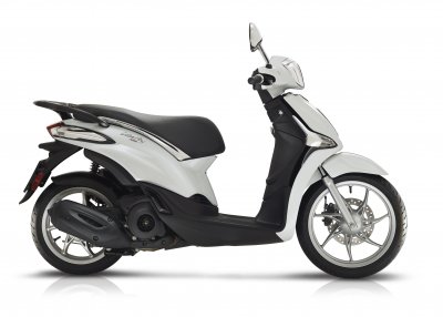 |Piaggio New Liberty S - Grigio Titanio|Piaggio New Liberty - Bianco Perla|Piaggio New Liberty S - Grigio Titanio||||