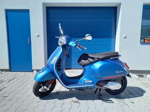 Vespa GTS Super Sport 300hpe modrá