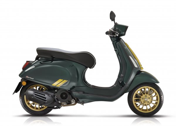 Vespa GTS - Racing  sixties green